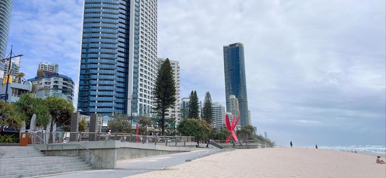 1 Bedroom And 1 Living Room Family Suite Gold Coast Dış mekan fotoğraf