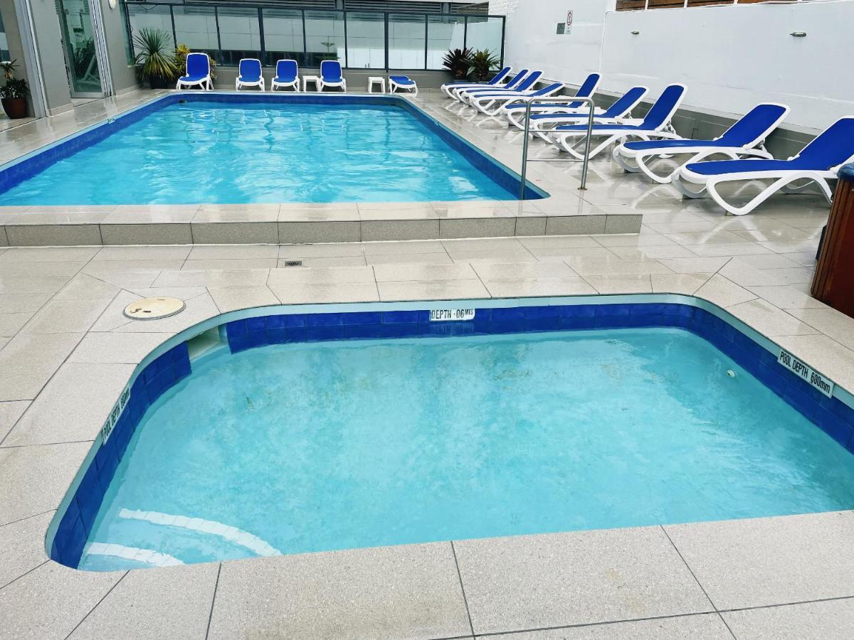 1 Bedroom And 1 Living Room Family Suite Gold Coast Dış mekan fotoğraf