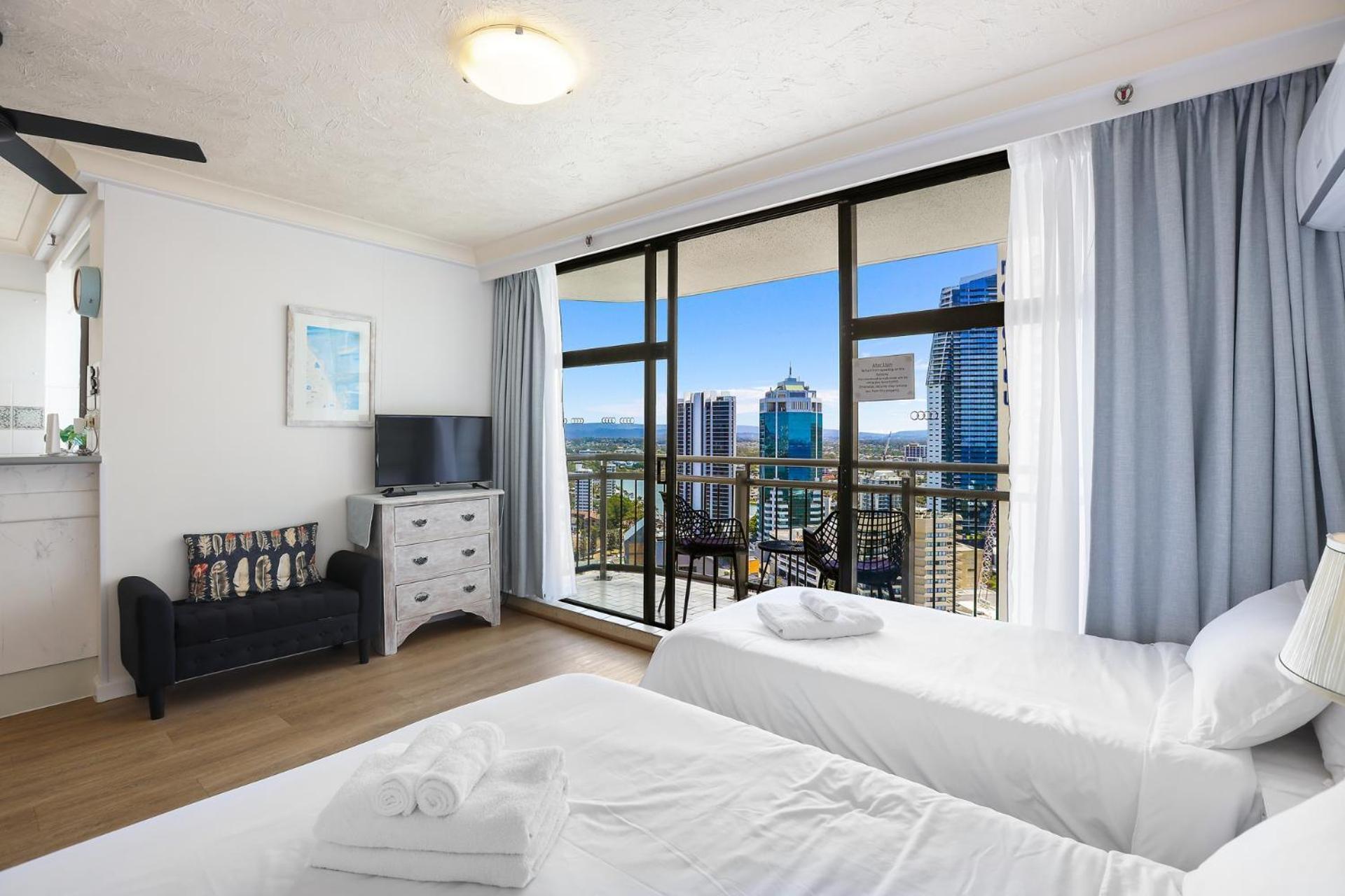 1 Bedroom And 1 Living Room Family Suite Gold Coast Dış mekan fotoğraf
